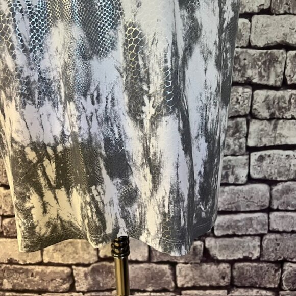 Chico's NWT Gray, Silver & White Tank Size XL - Picture 7 of 9